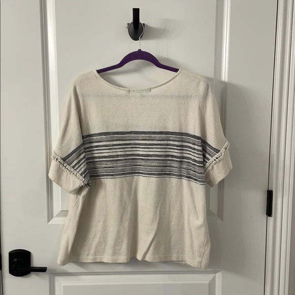 Anthropologie Short Sleeve Top - Picture 2 of 3